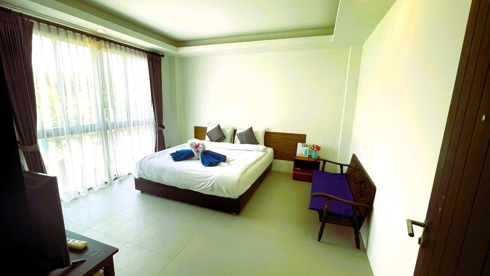 Rockstar Beach Apartments Pantai Bangrak Luaran gambar