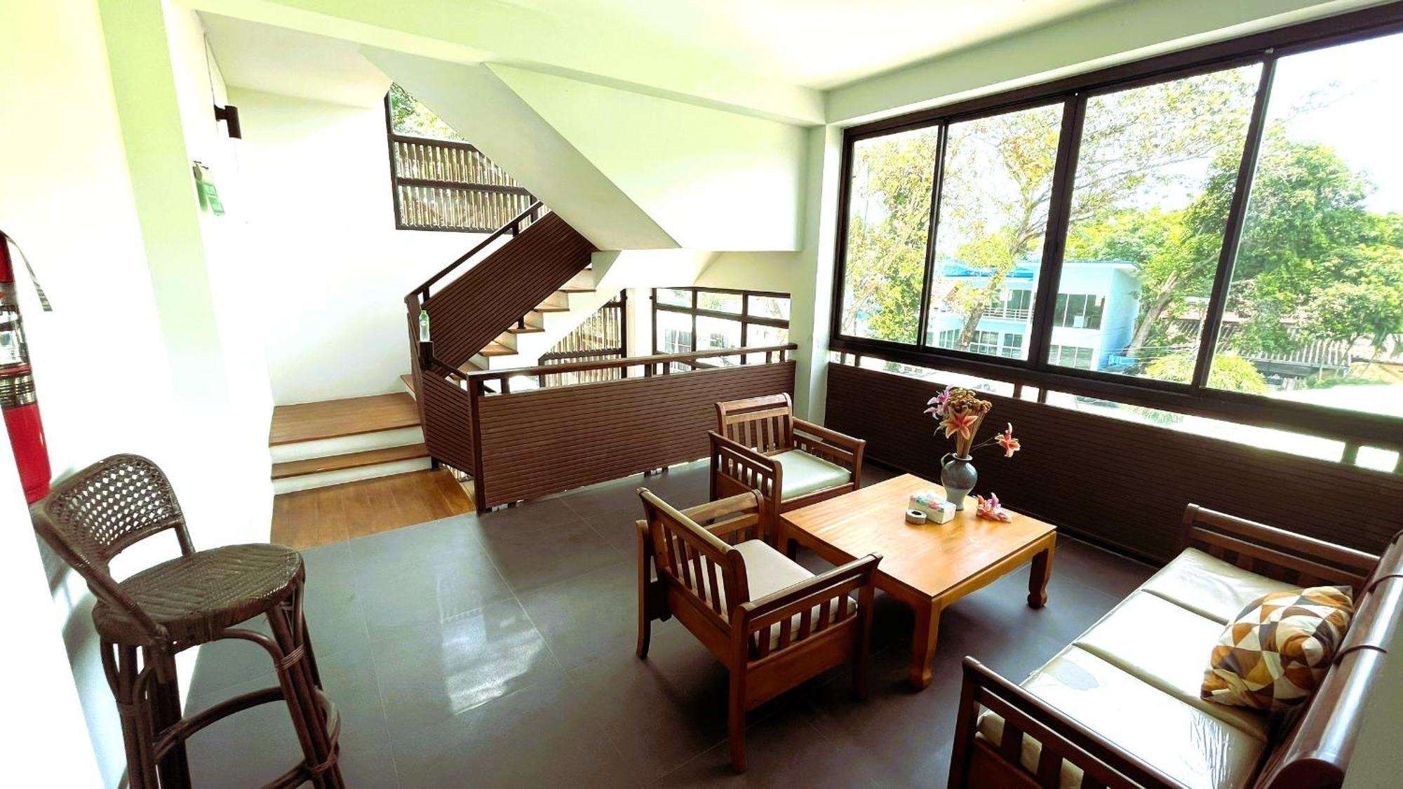 Rockstar Beach Apartments Pantai Bangrak Luaran gambar