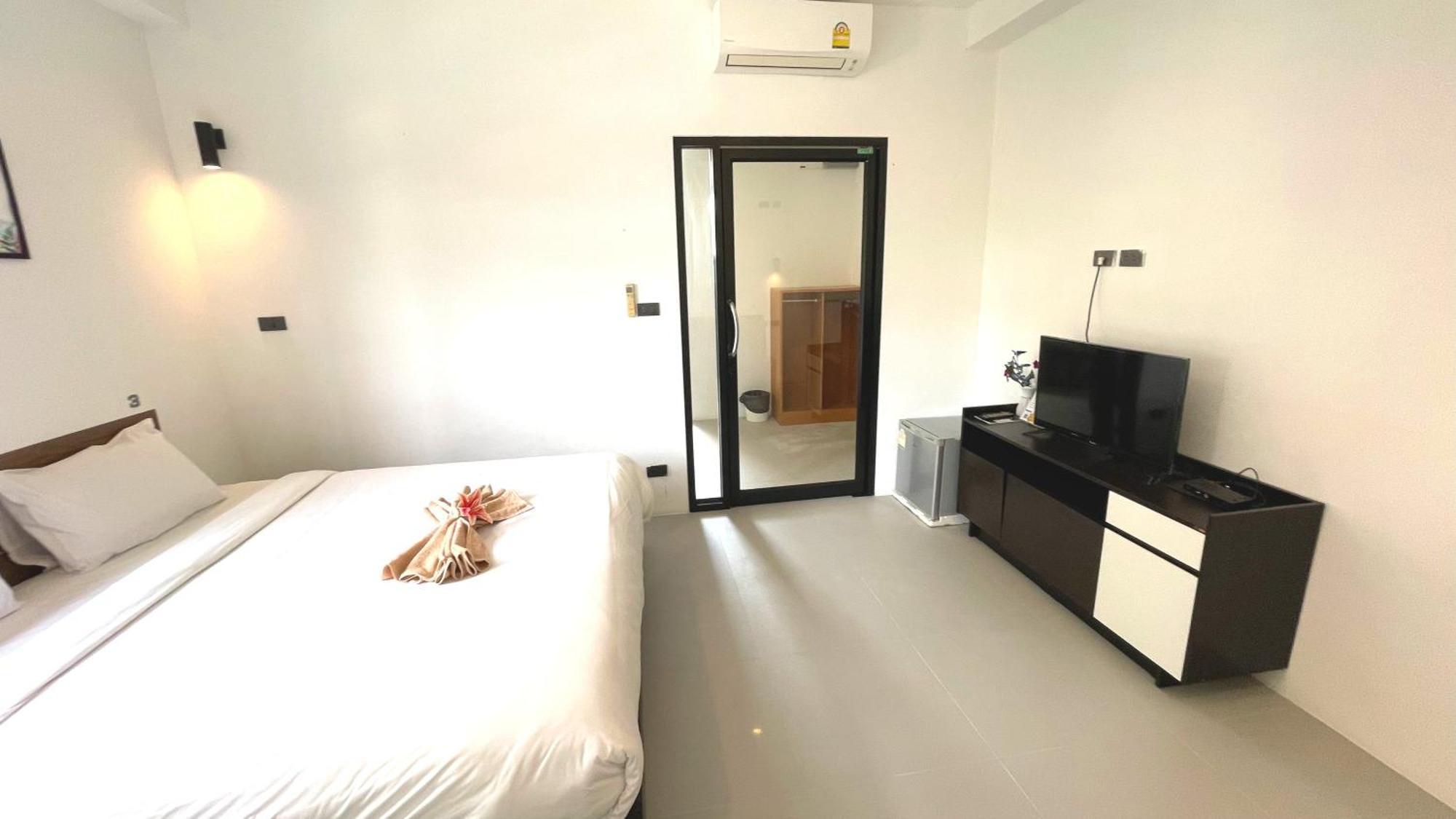 Rockstar Beach Apartments Pantai Bangrak Luaran gambar