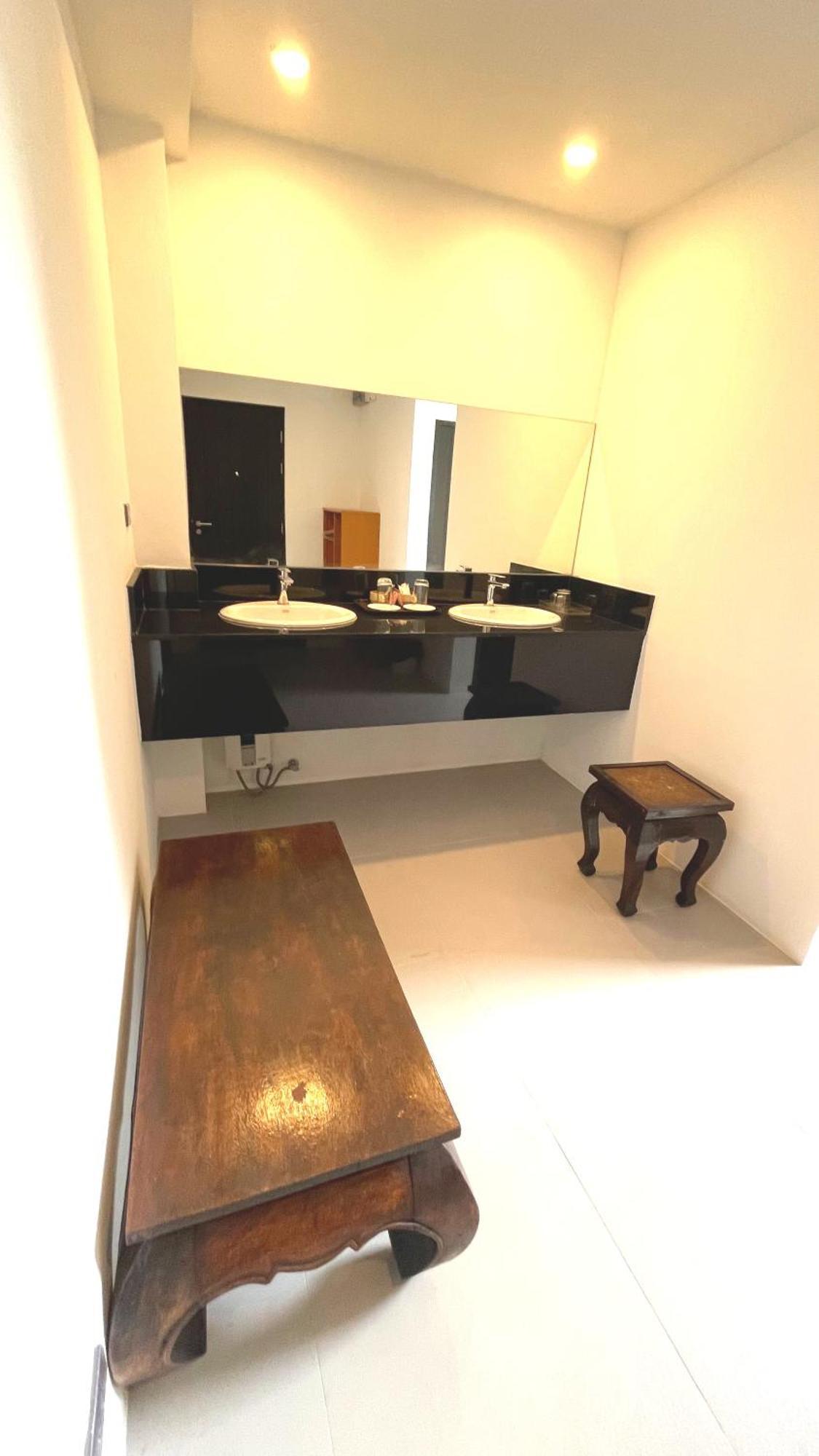 Rockstar Beach Apartments Pantai Bangrak Luaran gambar