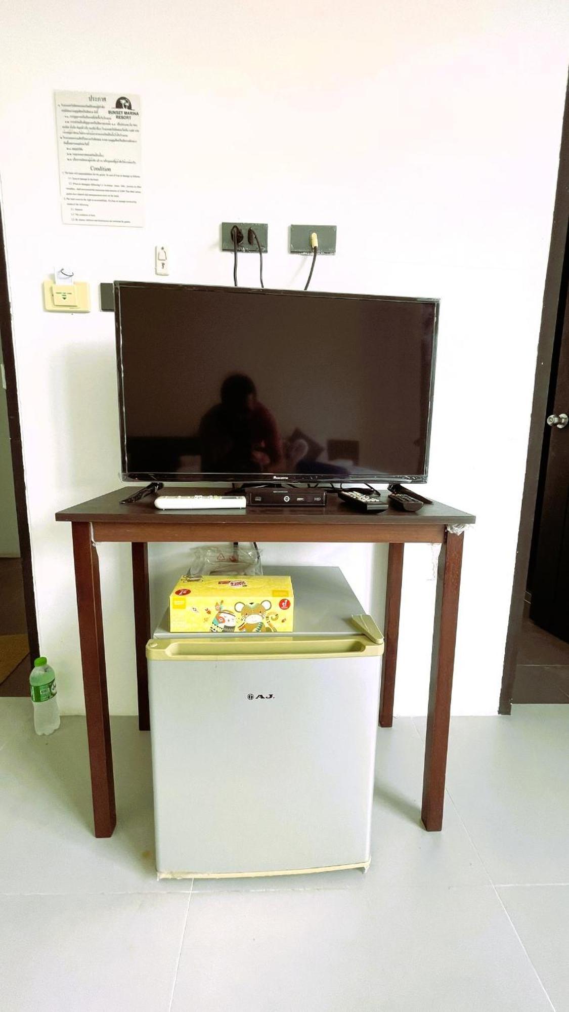 Rockstar Beach Apartments Pantai Bangrak Luaran gambar