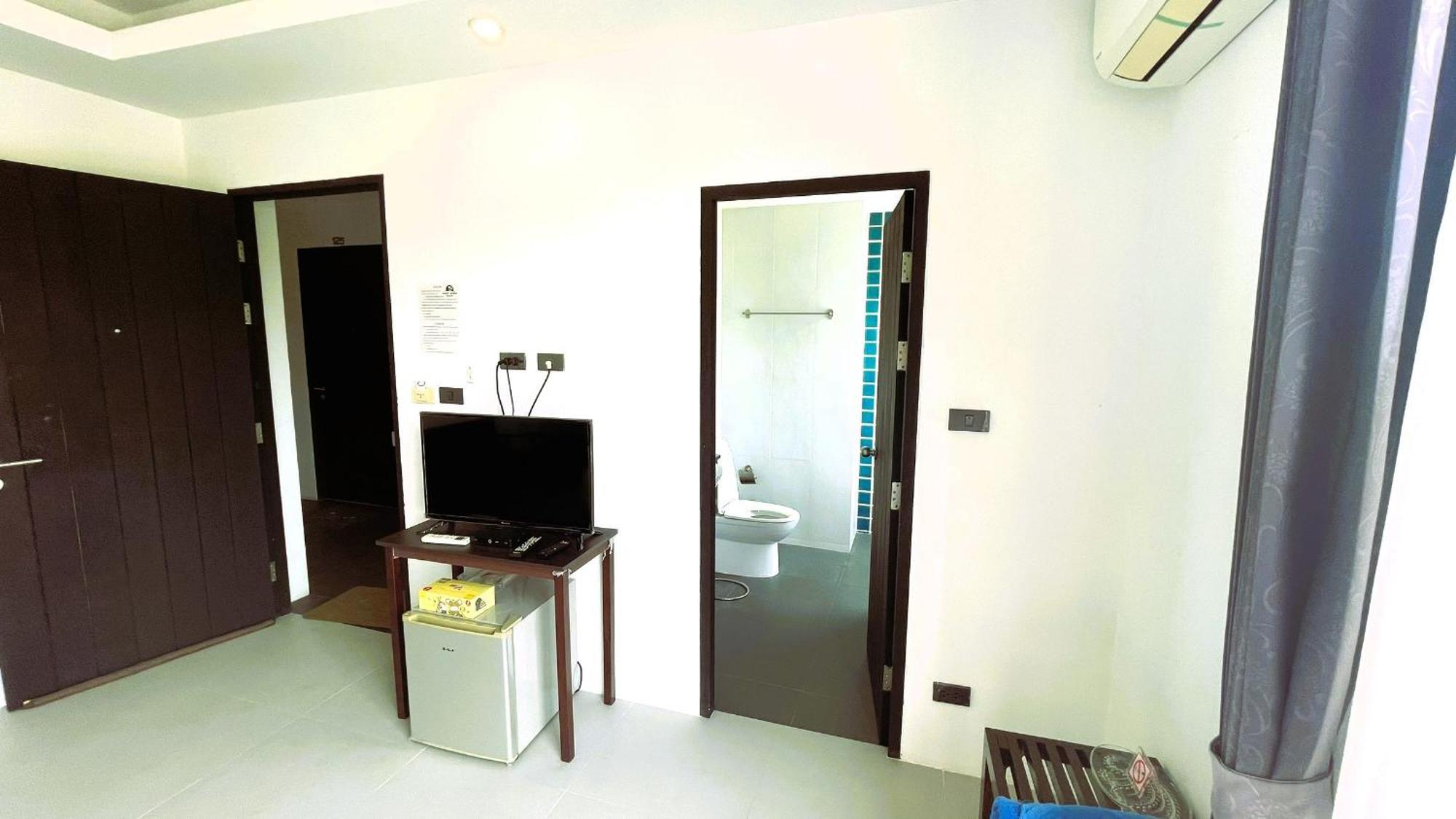 Rockstar Beach Apartments Pantai Bangrak Luaran gambar