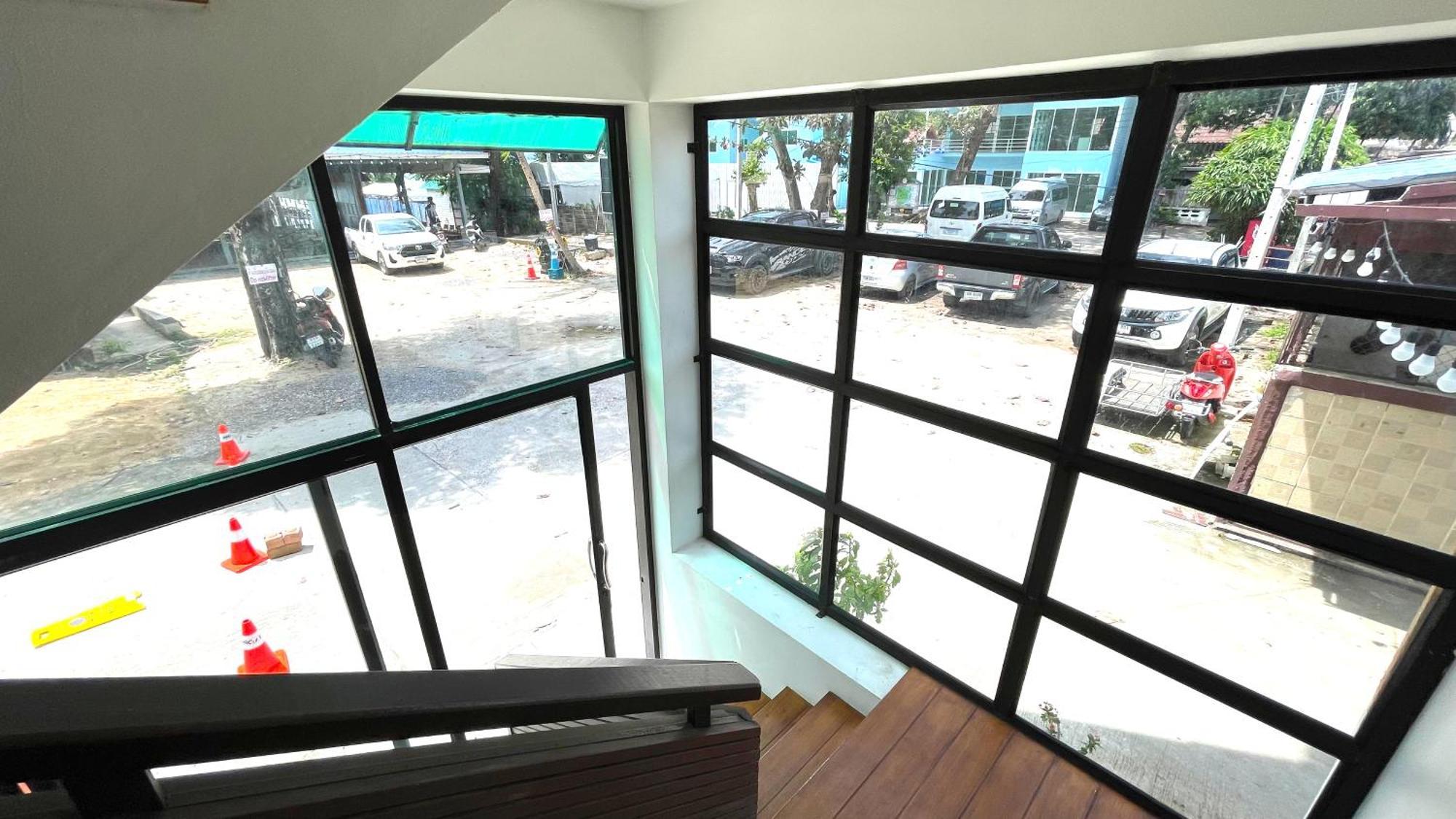 Rockstar Beach Apartments Pantai Bangrak Luaran gambar